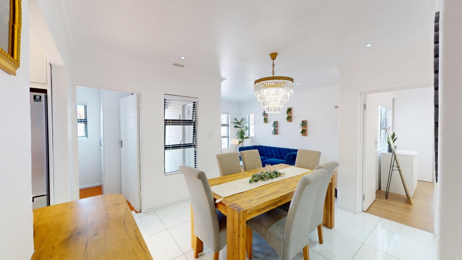 4 Bedroom Property for Sale in Rondevlei Park Western Cape